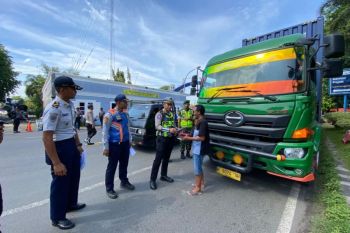 Polres Lamongan atur operasional truk barang antisipasi arus Nataru