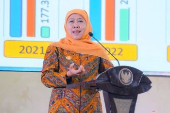 Khofifah imbau kabupaten/kota Jatim tak gelar pesta kembang api