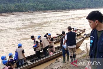 Tim dokter Unpatti Ambon beri layanan kesehatan bagi korban terdampak bencana Aceh Tamiang