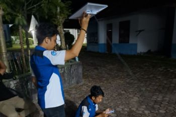 Relawan Abdya bantu akses internet tim kesehatan