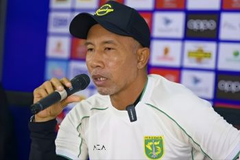 Uston Nawawi ingatkan pemain Persebaya tidak remehkan Persijap