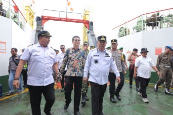 Gubernur Hidayat pastikan keamanan Pelabuhan Tanjung Kalian