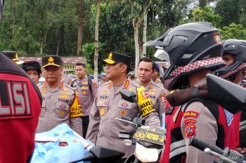 Polri bantu kebutuhan pendidikan anak terdampak bencana di Sumbar