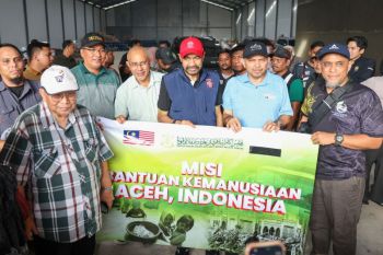 Gubernur Aceh terima bantuan untuk korban bencana dari Malaysia