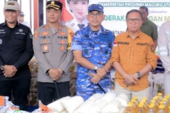 Bupati Halmahera Tengah gratiskan sembako  pada Gerakan Pangan Murah