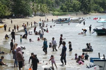 Wisata libur Nataru di pesisir JLS Trenggalek