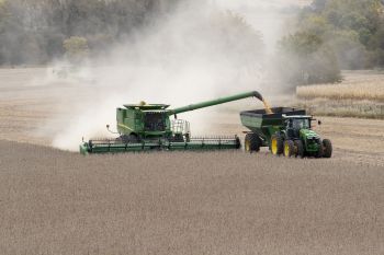 Media di California Sebut Kebijakan Perdagangan Trump sebagai Bencana