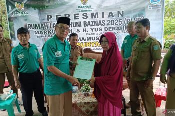 Bangka Barat-Baznas serahkan rumah layak huni kepada penerima manfaat