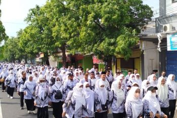 Ribuan guru Ponorogo gelar aksi tolak mutasi kepala sekolah