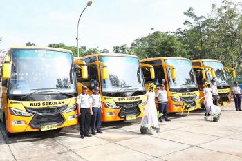 Pemkot Batam hadirkan empat bus sekolah gratis baru