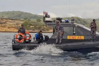 TNI AL kerahkan alutsista untuk  bantu cari korban kapal tenggelam di Labuan Bajo