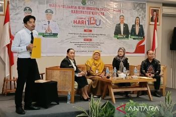 IKIAD Kapuas berikan wawasan pendidikan politik bagi organisasi perempuan