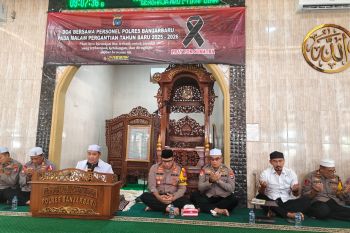 Personel Polres Banjarbaru doa bersama jelang malam pergantian tahun