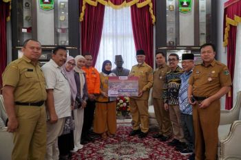Pemkot Makassar salurkan bantuan kepada korban bencana di Sumbar