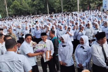 Bupati Haerul minta PPPK Paruh Waktu Lombok Timur jaga disiplin