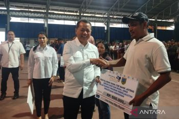 Pemkab Kudus kucurkan Rp570 Juta untuk modal usaha PKL