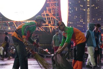 Timbulan sampah malam tahun baru 2026 di Jakarta menurun