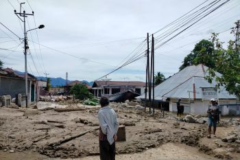 Jalan provinsi penghubung Lubuk Basung-Bukittinggi kembali tertimbun material banjir bandang