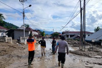 Sepanjang Kamis, lima kali banjir bandang susulan terjadi di Maninjau, Agam (Video)