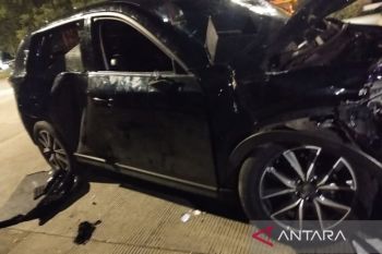 Polisi selidiki kecelakaan antara mobil dan kereta api di Jakut