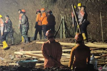 Empat orang meninggal dunia akibat longsor di Jatinangor