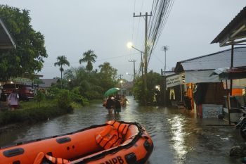 Ratusan warga Tunggul Hitam Padang dievakuasi akibat banjir