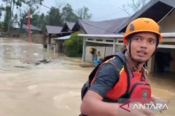 SAR Padang kerahkan personel evakuasi wargaterjebak banjir