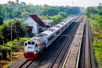 KA Ambarawa Ekspres kereta favorit rute Semarang-Surabaya selama libur Nataru