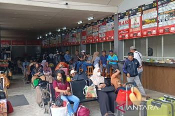 Puncak arus balik, penumpang Terminal Kalideres tembus 1.251 orang