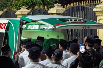 Jenazah KH Amal Zarkasyi tiba di Gontor, Ponorogo