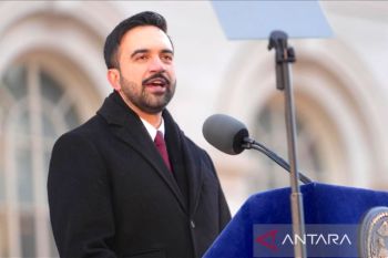 Kediaman Wali Kota New York dilempari bom rakitan