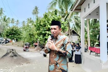 Kemenag-Tolitoli laksanakan bedah rumah warga kurang mampu