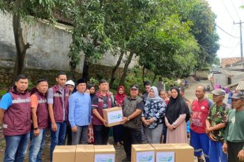Pelindo mengirim 500 paket bantuan untuk warga terdampak banjir Ciwandan