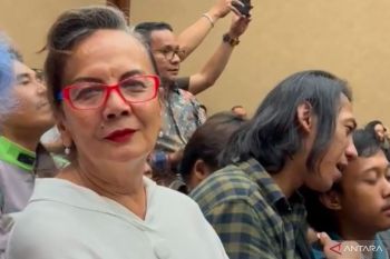 Christine Hakim hingga DJ Donny hadiri sidang perdana kasus dugaan korupsi Nadiem