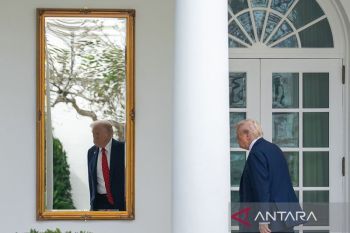 Trump sebut dirinya bisa "ambil alih" Kuba