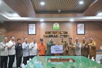 Pemprov Aceh terima bantuan bencana Rp500 juta dari Pemko Makassar