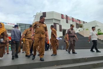 Wako Ramlan : Toko di Pasa Ateh Bukittinggi disegel jika tidak ditempati