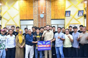 Diapresiasi Wako Fadly Amran, Ripan's Soccer School Kelompok Umur (KU) 16 juara FOSMI Cup 2025