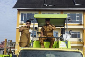 Pemkab Pasaman Barat serahkan alat mesin pertanian ke brigade pangan