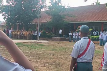 Wamendikdasmen RI tinjau pembelajaran hari pertama pascabencana di SMA N 12 Padang