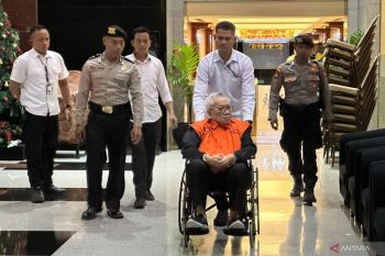 KPK tahan Chrisna Damayanto akan dibawa ke rutan