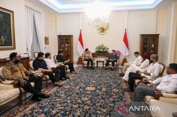 VP Gibran meets artists to coordinate flood relief for Sumatra