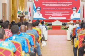 Gubernur Nawipa sebut sektor pendidikan jadi prioritas pembangunan Papua Tengah