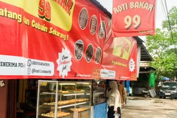 Roti bakar 99 manfaatkan KUR Bank Kalbar untuk tambah modal produksi