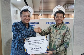 Kampus UMRAH salurkan bantuan Rp35 juta untuk korban bencana Sumatera