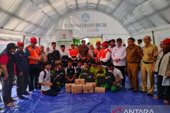 Baznas RI bantu peralatan sekolah bagi korban bencana hidrometeorologi di Agam