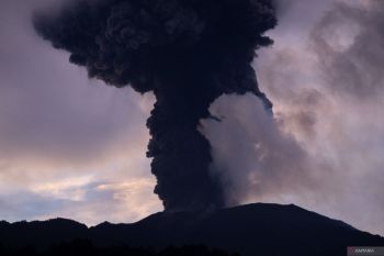 Badan Geologi laporkan peningkatan kegempaan Gunung Marapi akhir 2025