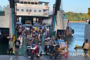 Seorang penumpang melahirkan di atas KMP Lome