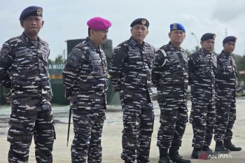 Danlanal Babel sambut kedatangan KRI Todak-631