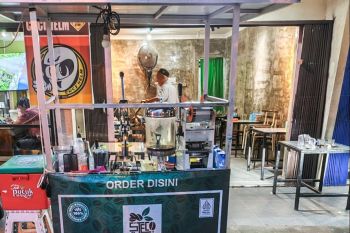 KUR Bank Kalbar bantu naikkan omzet usaha kedai kopi Hartati